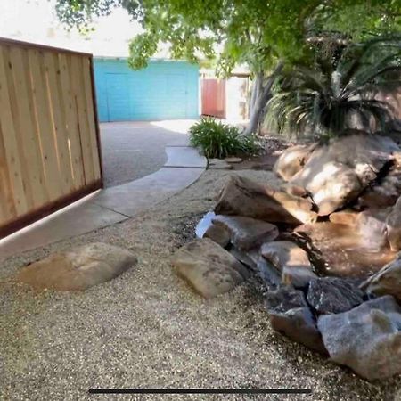 Brand New 2Br Cute Blue Led In North Fresno Apartment Bagian luar foto