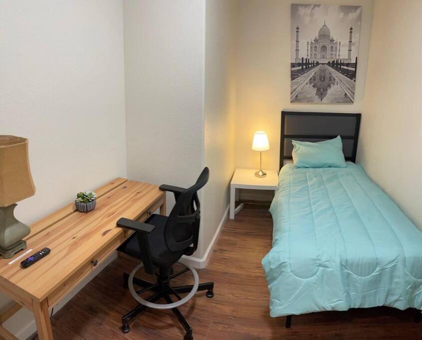 Brand New 2Br Cute Blue Led In North Fresno Apartment Bagian luar foto